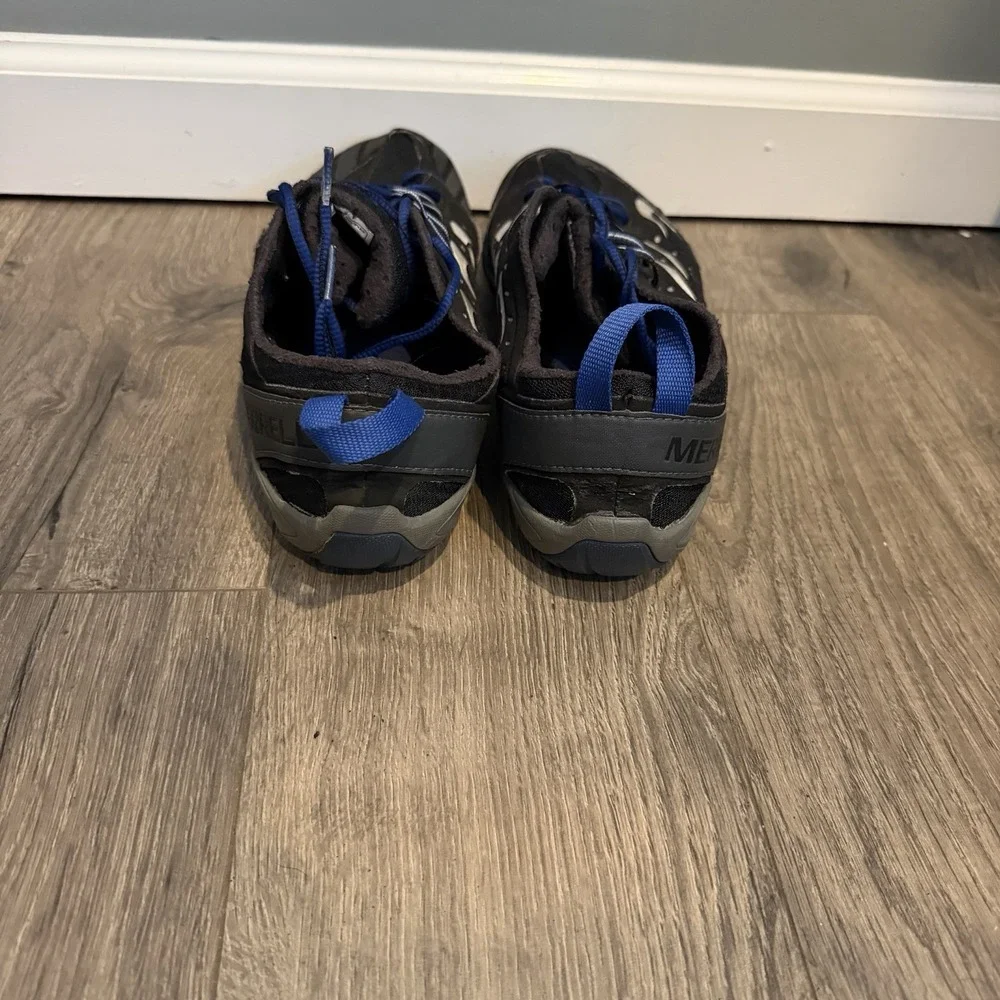 Merrell right foot