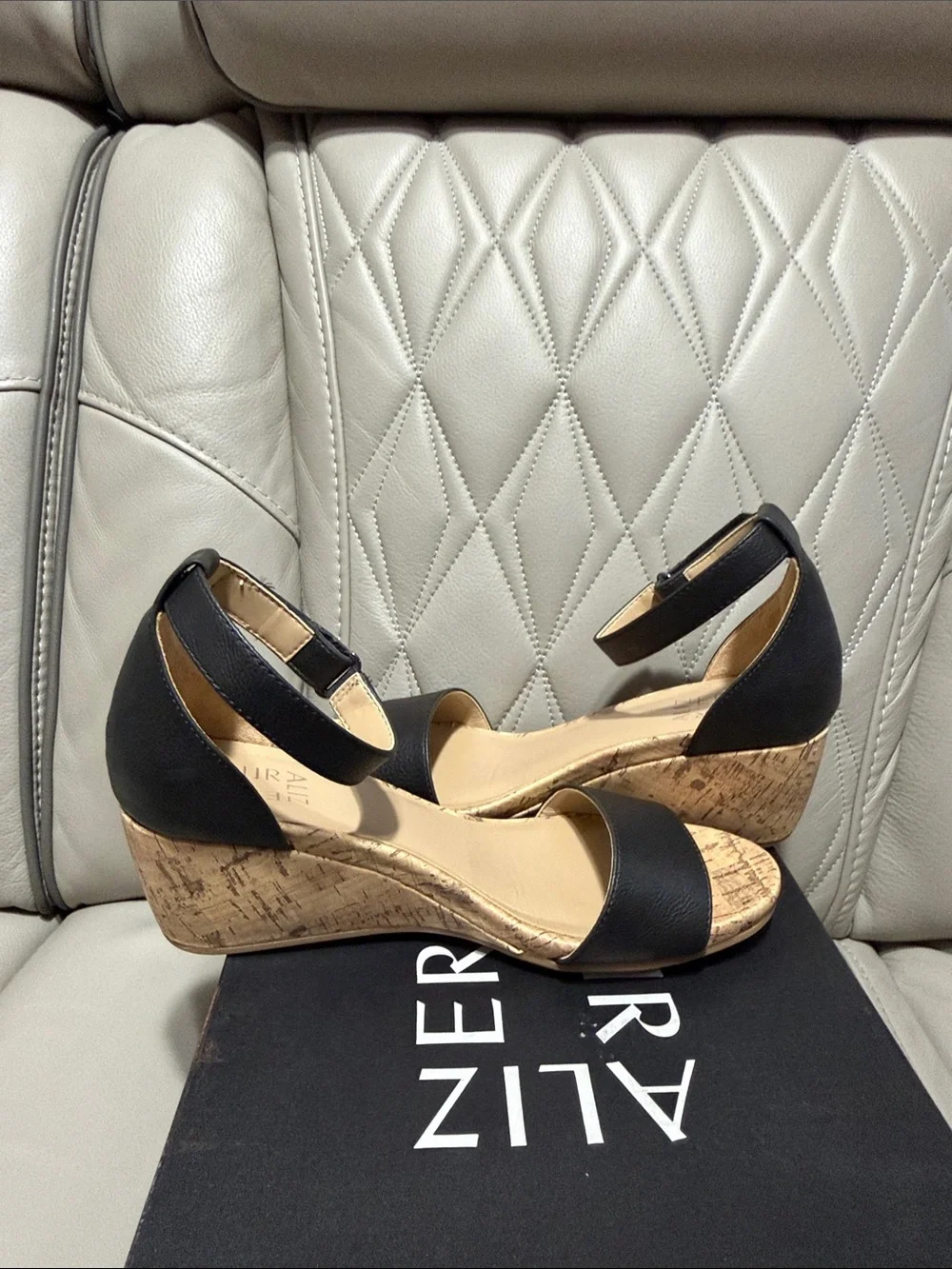 Naturalizer sleek black