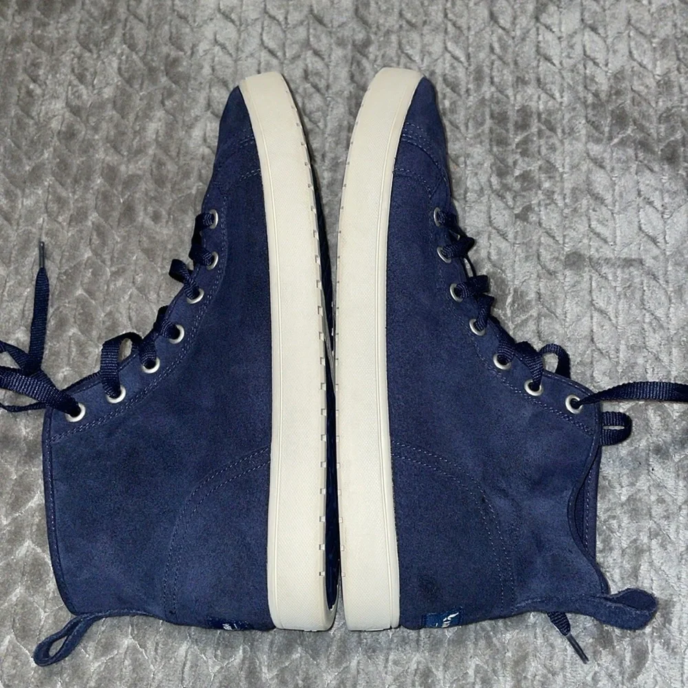 UGG euc smoke