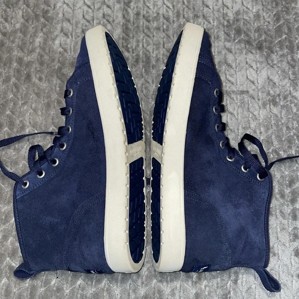 UGG euc smoke