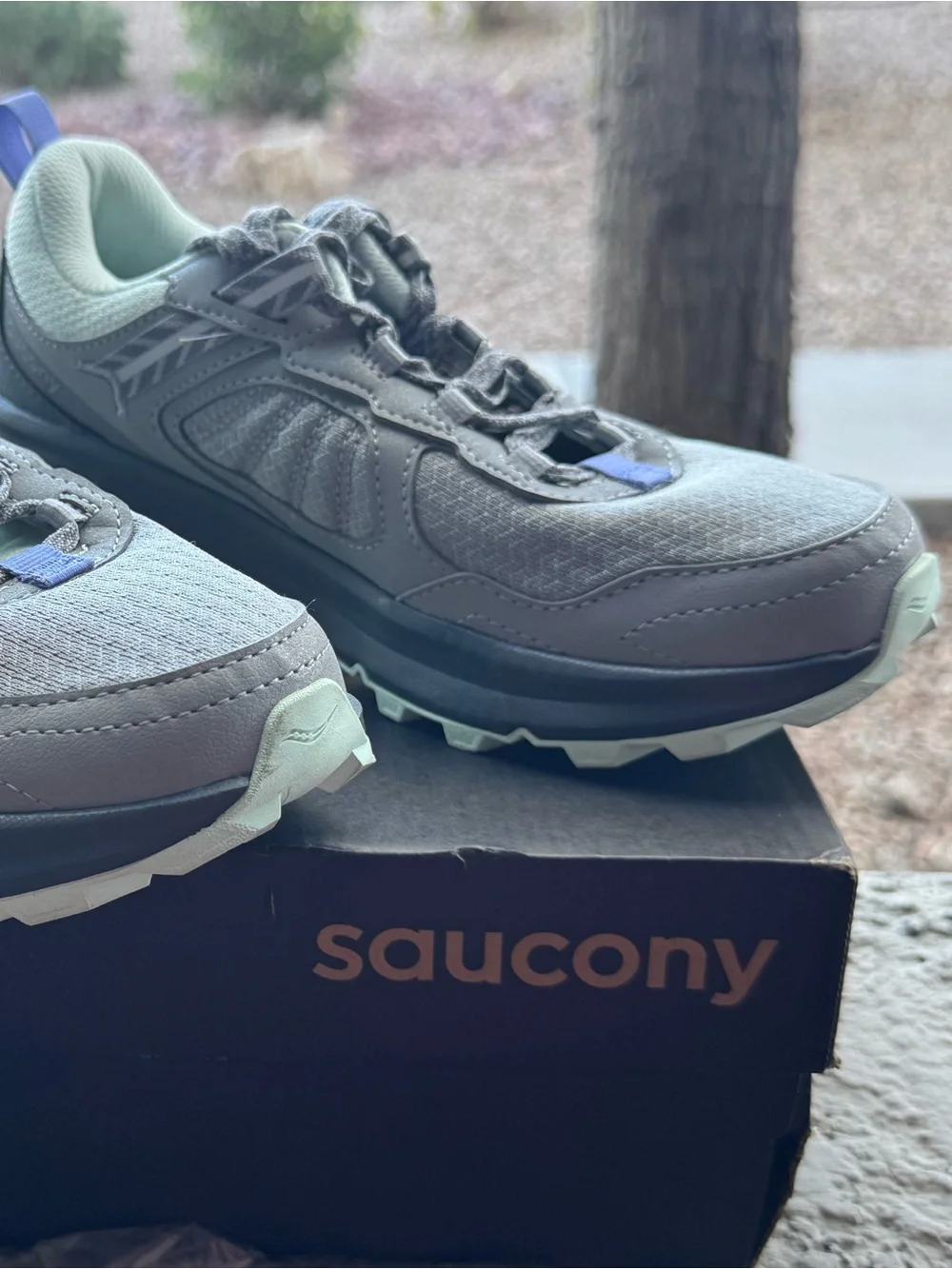Saucony Women's Grey and Light Green Trail Running Shoes size 7.5