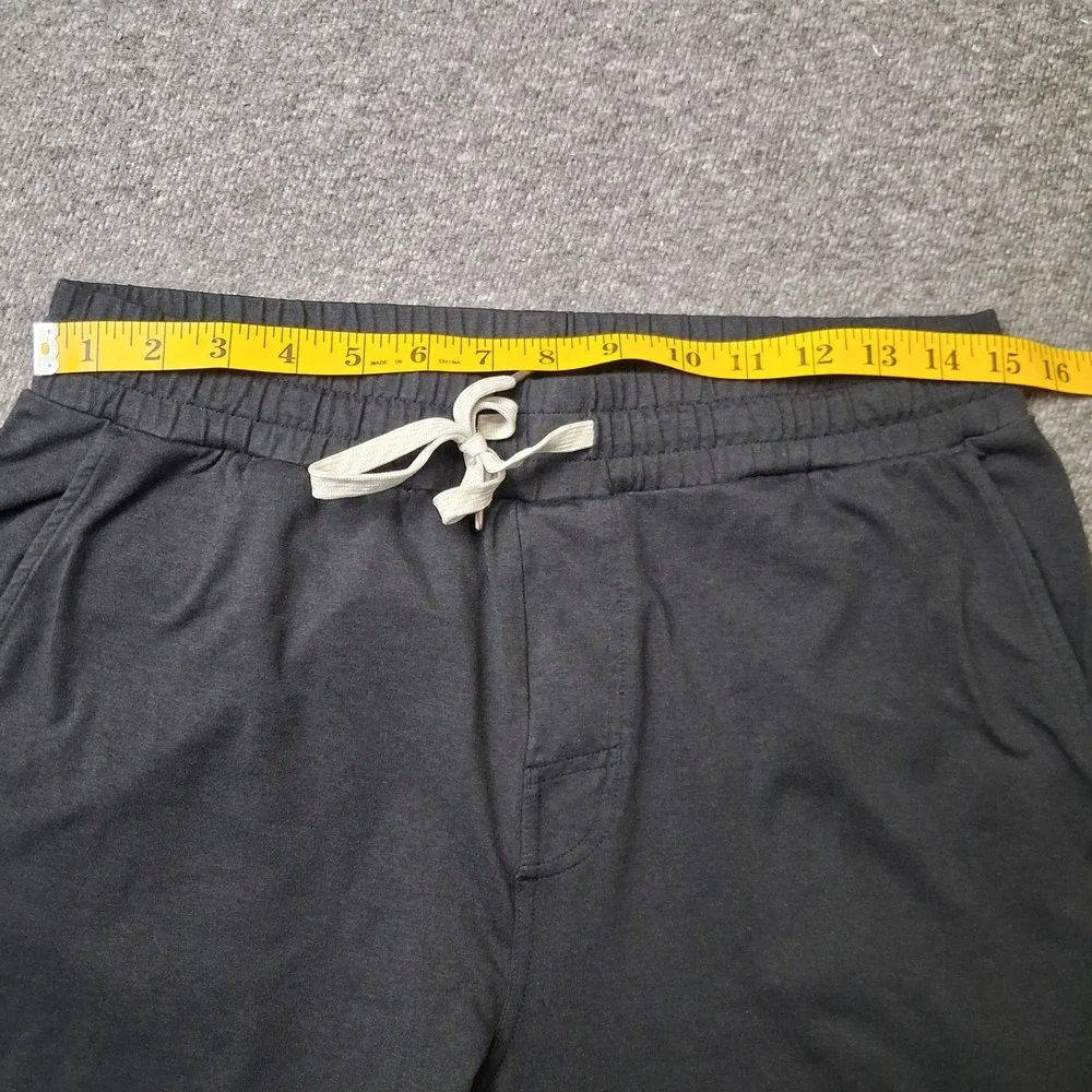 Vuori performance joggers