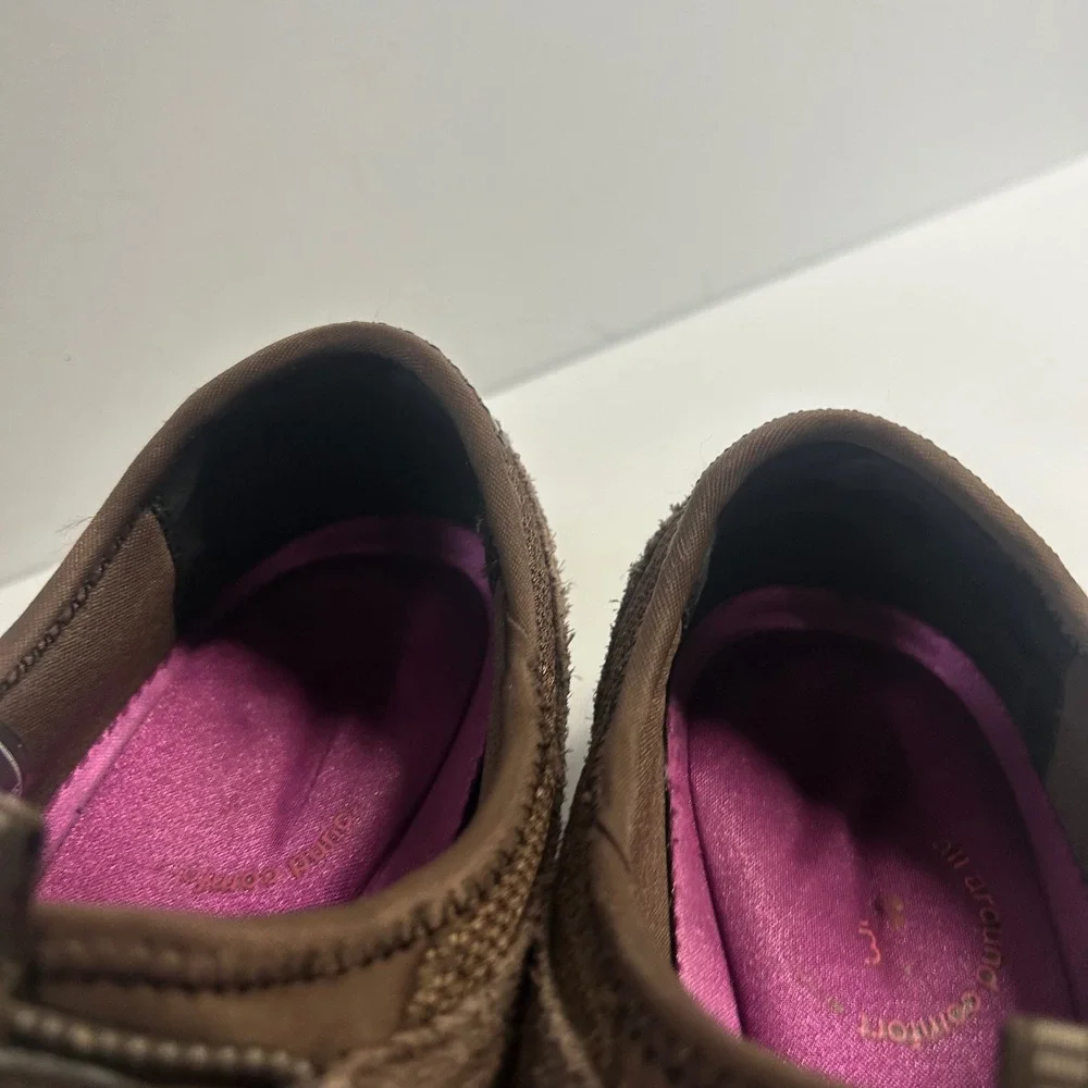 Skechers textile walking tones