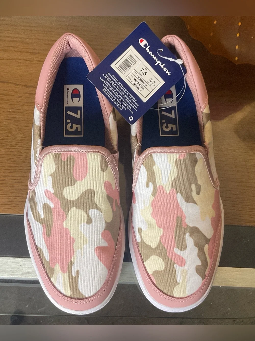 Champion featuring simple