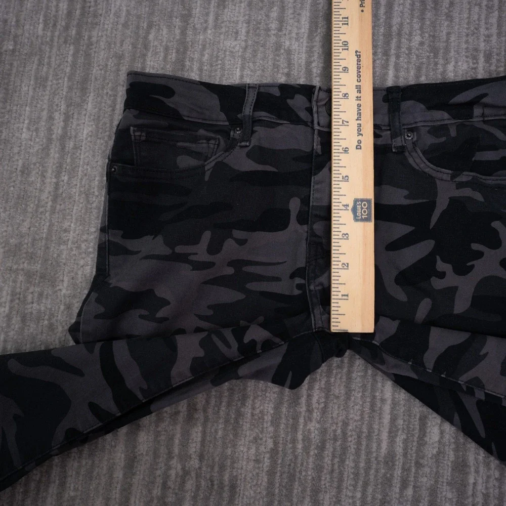 Levis levi 711