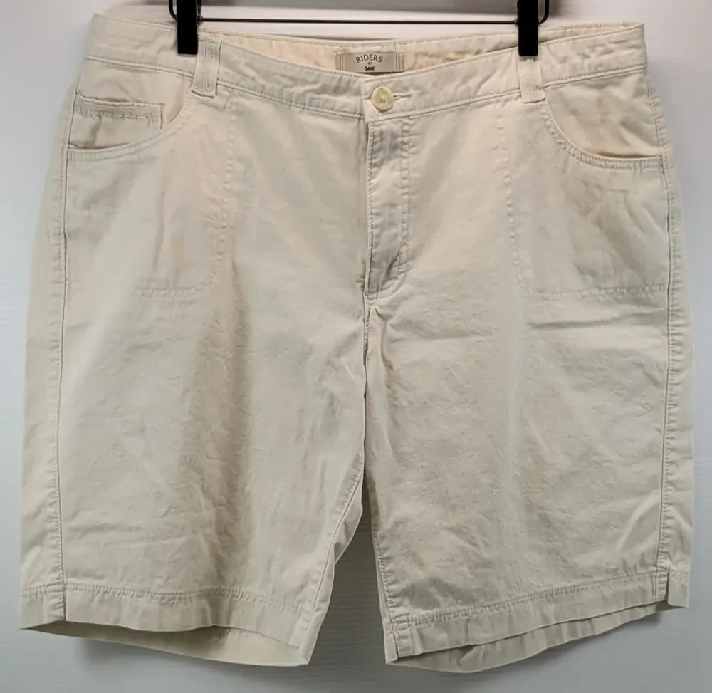 L) Women Riders by Lee Casual Khaki Shorts Size 18M Off-White