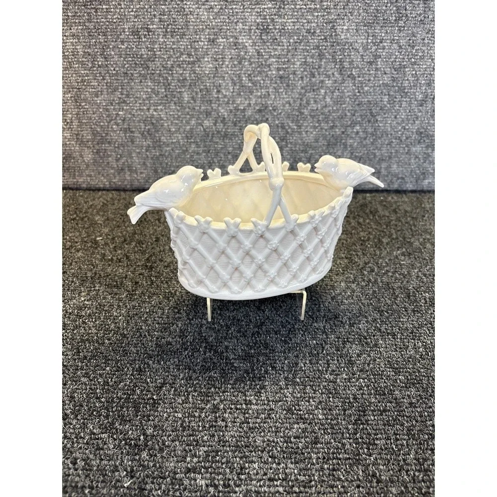 Grace's Teaware~Glass Basket with 2 Birds and a‎ Handle~Trinket Dish/Candy Dish