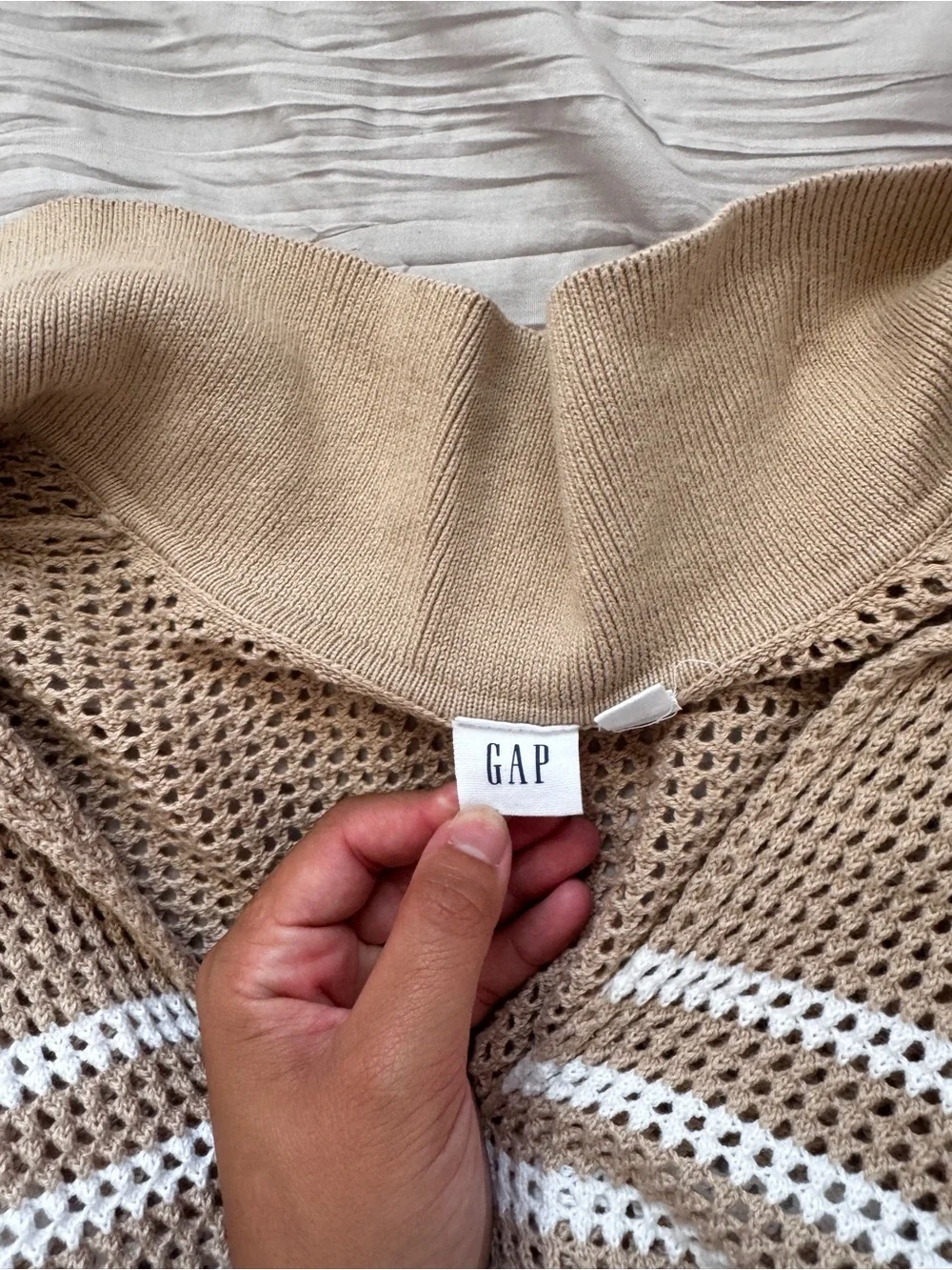 GAP lightweight v‑neck