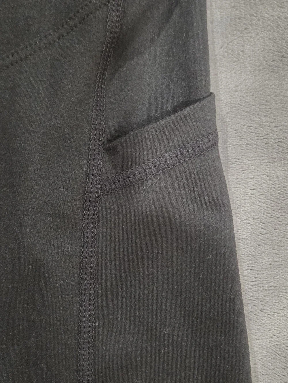 Hofish sleek black