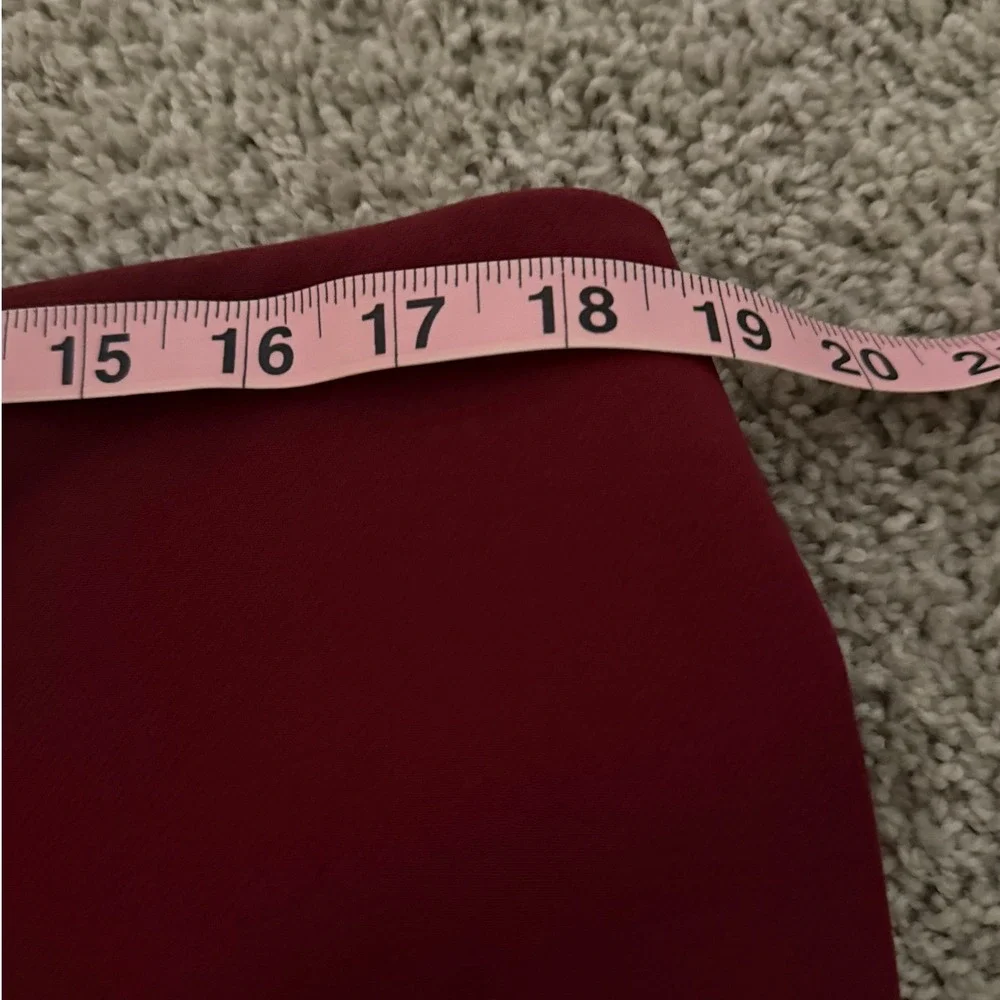 H&M burgundy skort