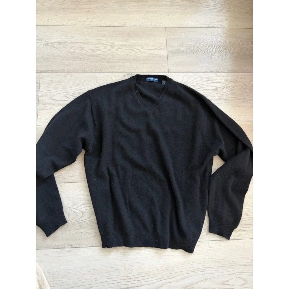 J Ashford 100% Cashmere Black  V-neck Sweater Men's XL