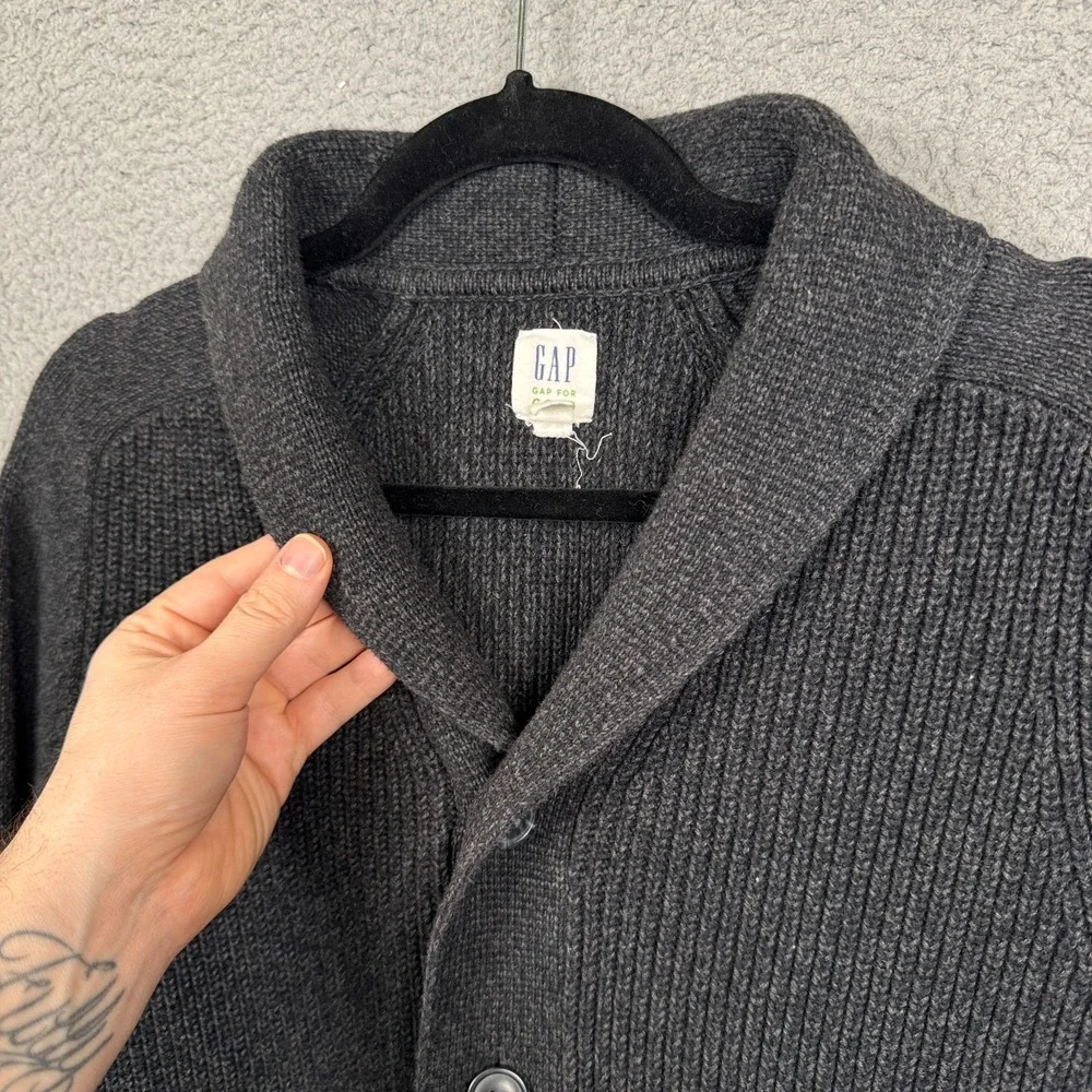 GAP sweater mens
