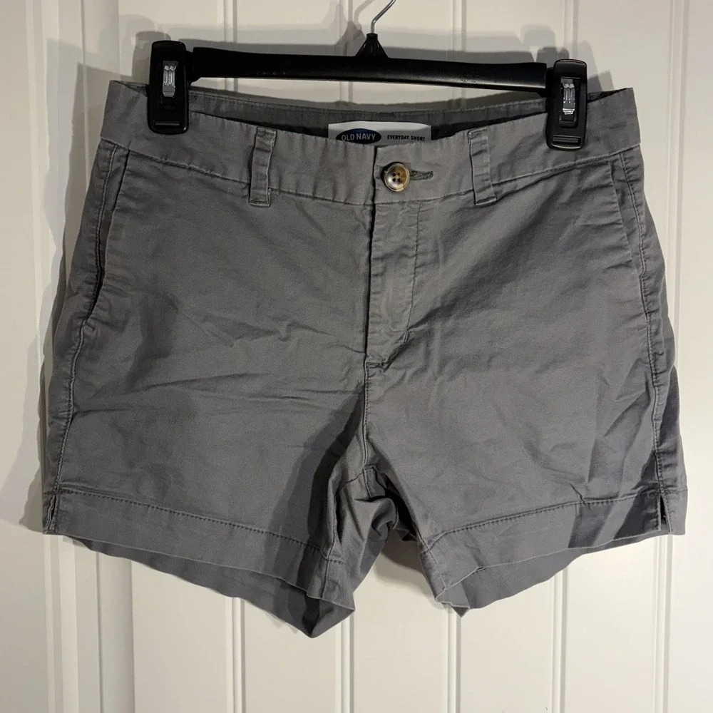 Old‎ Navy Shorts Women's 2 Gray Twill Low-Rise Flat-Front 29x7-Measured Casual