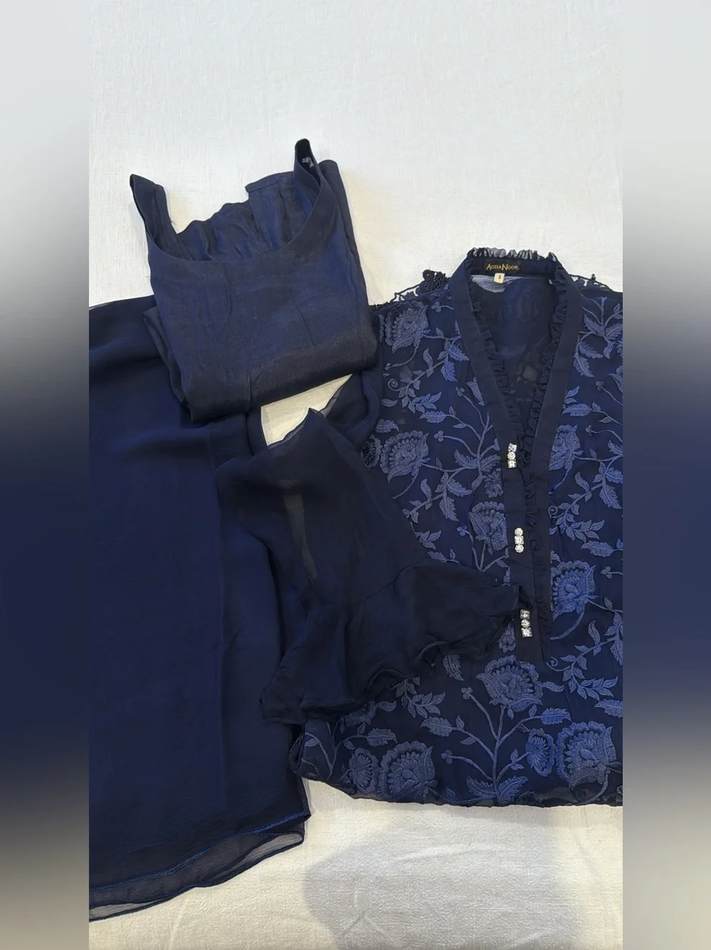 Agha Noor elegant navy