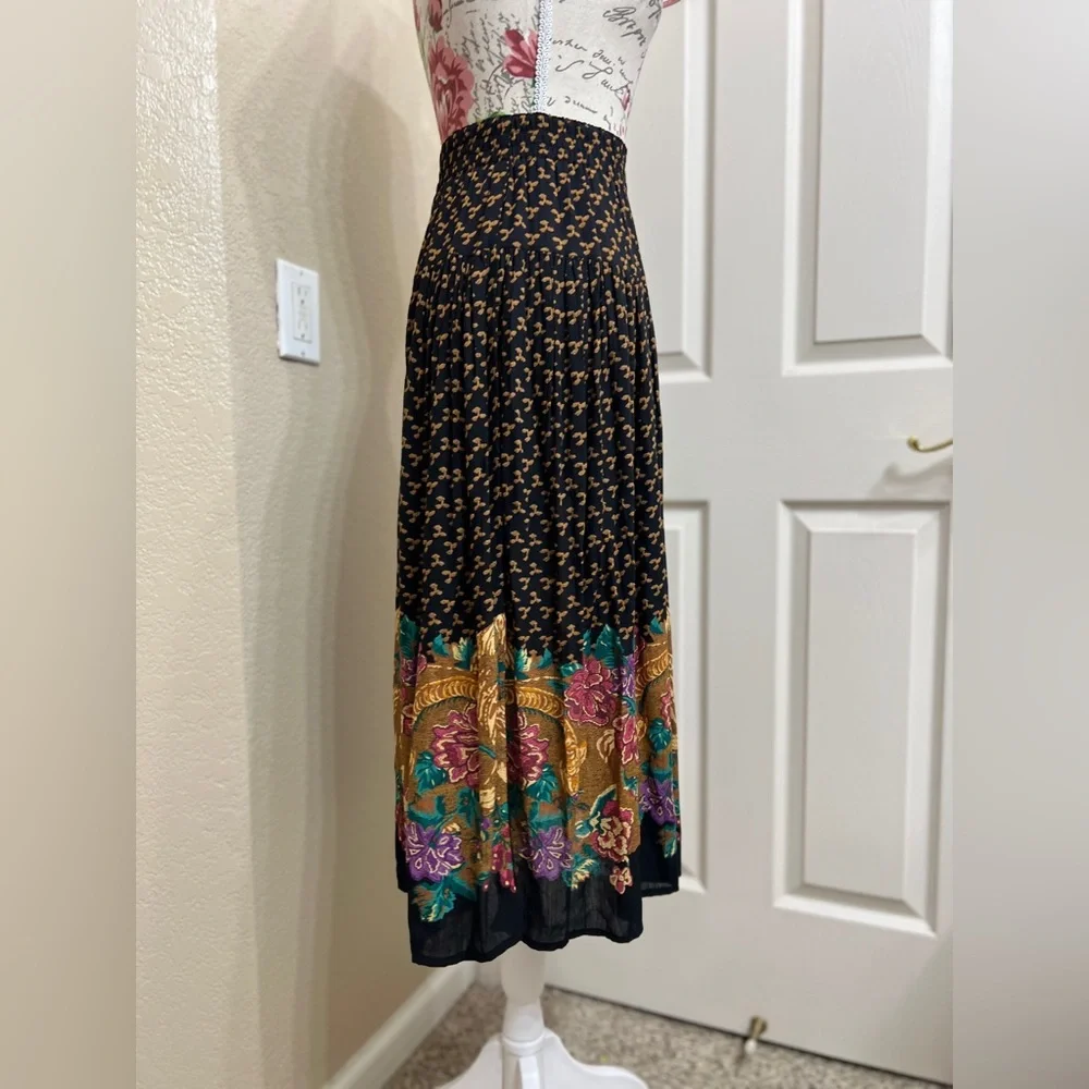Carole Little base accents