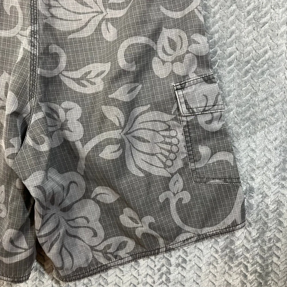 Quiksilver Edition Board Shorts Men's 32 Floral Beach Surf Hawaii Casual Summer