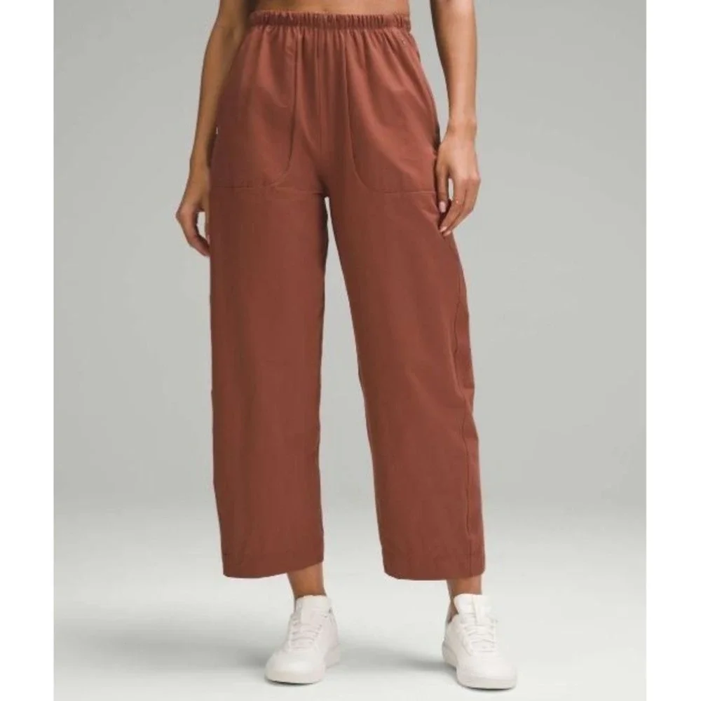 Lululemon Lightweight Mid-Rise Barrel-Leg Cropped Pant Women's Size 6 Copper