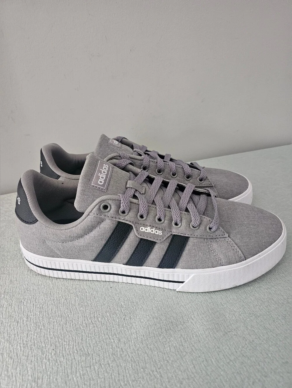 ADIDAS Daily 3.0 Mens Skateboarding Sneaker In Dove Gray & Black