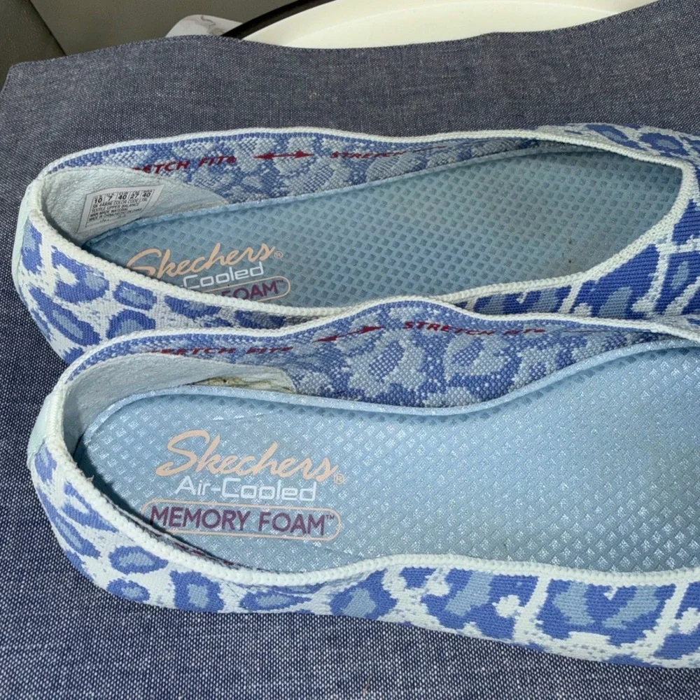 Skechers Cleo Ballet Flats Womens 10 Blue Leopard Print Stretch‎ Fit Pointed Toe