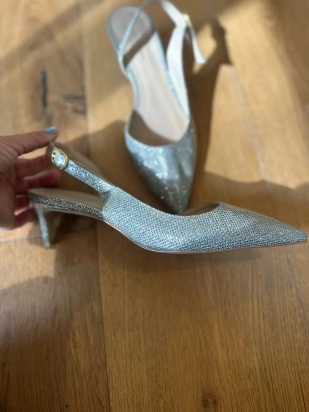 Stuart Weitzman elegant pointed