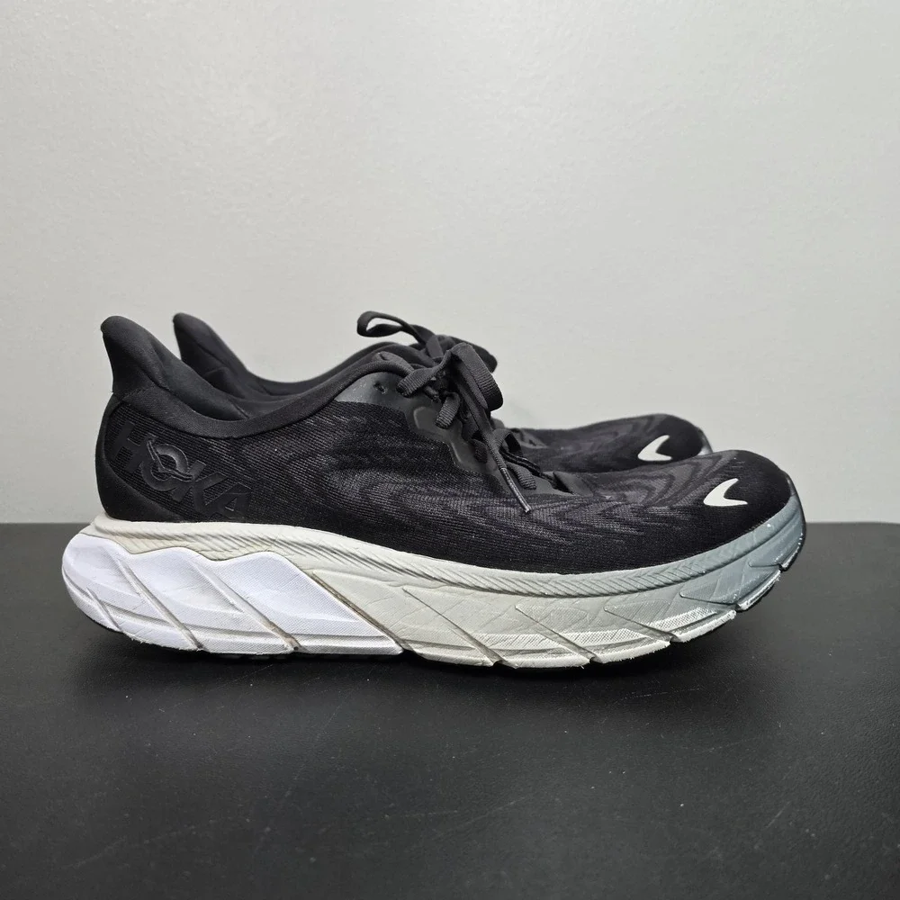 Hoka Shoes Womens Size 10.5B Black White Arahi 6 Performance Running Sneakers