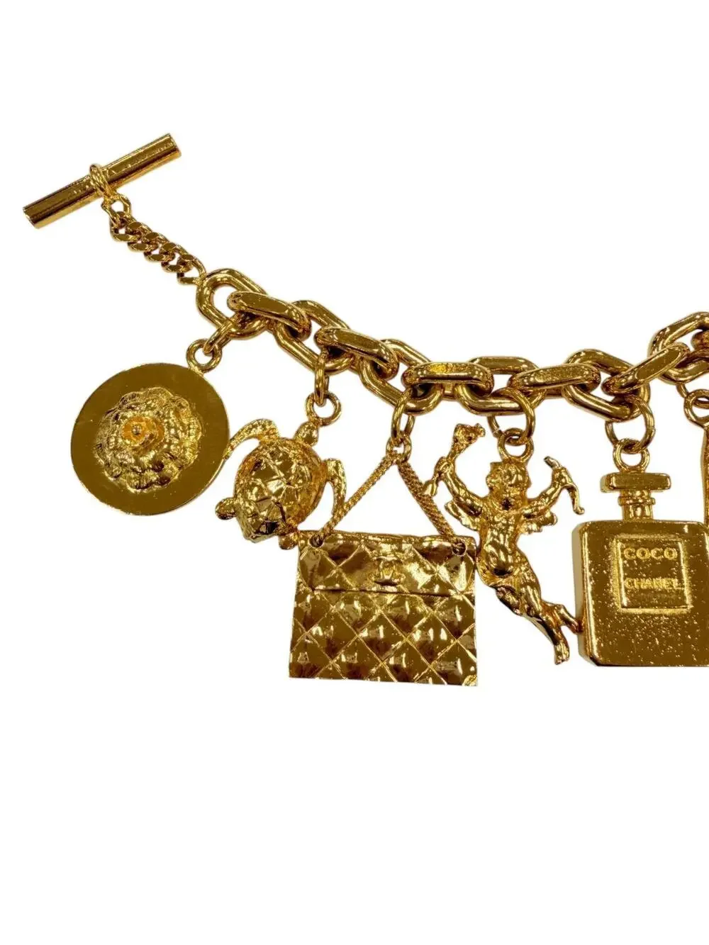CHANEL elevate your