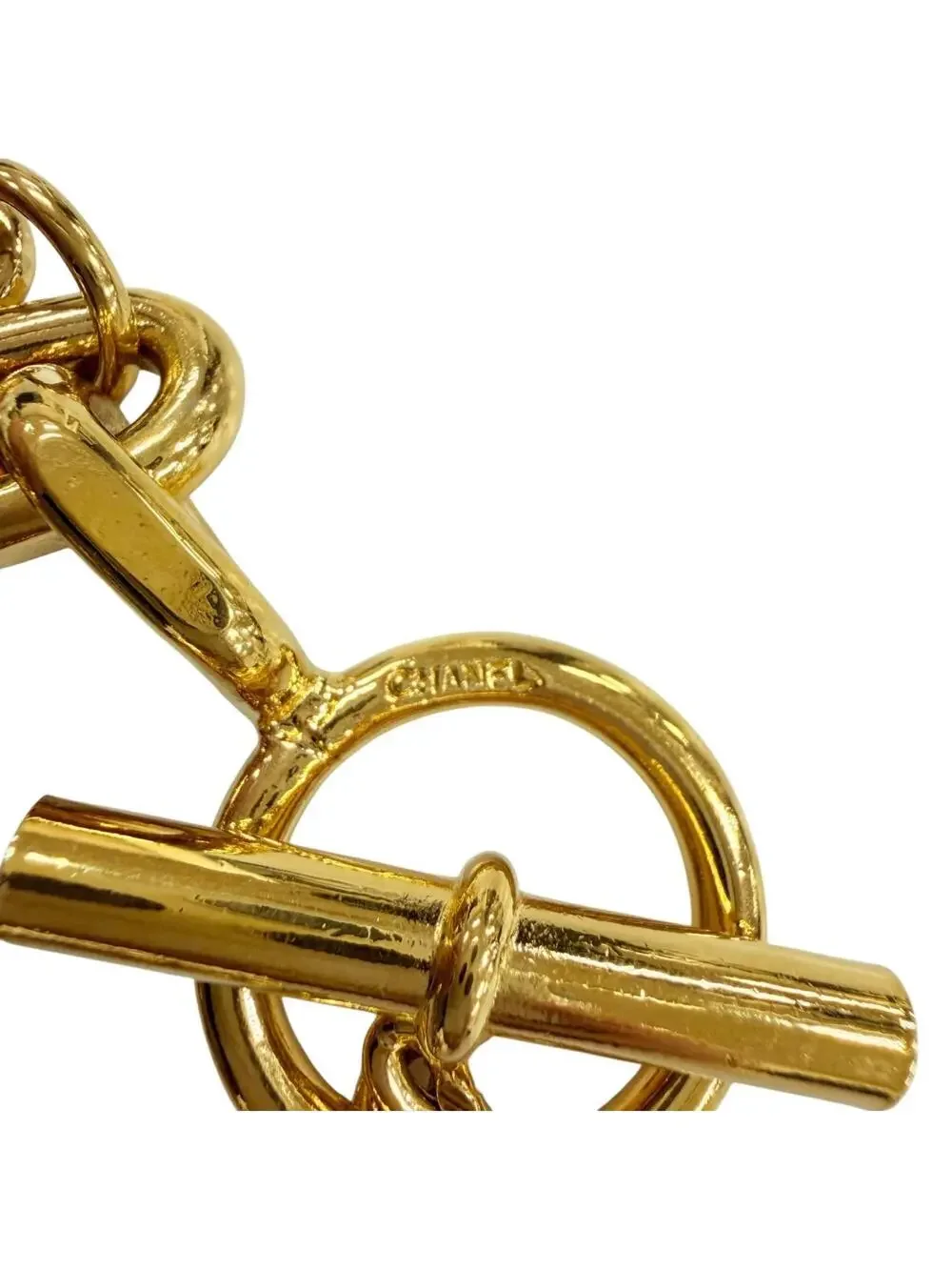 CHANEL elevate your