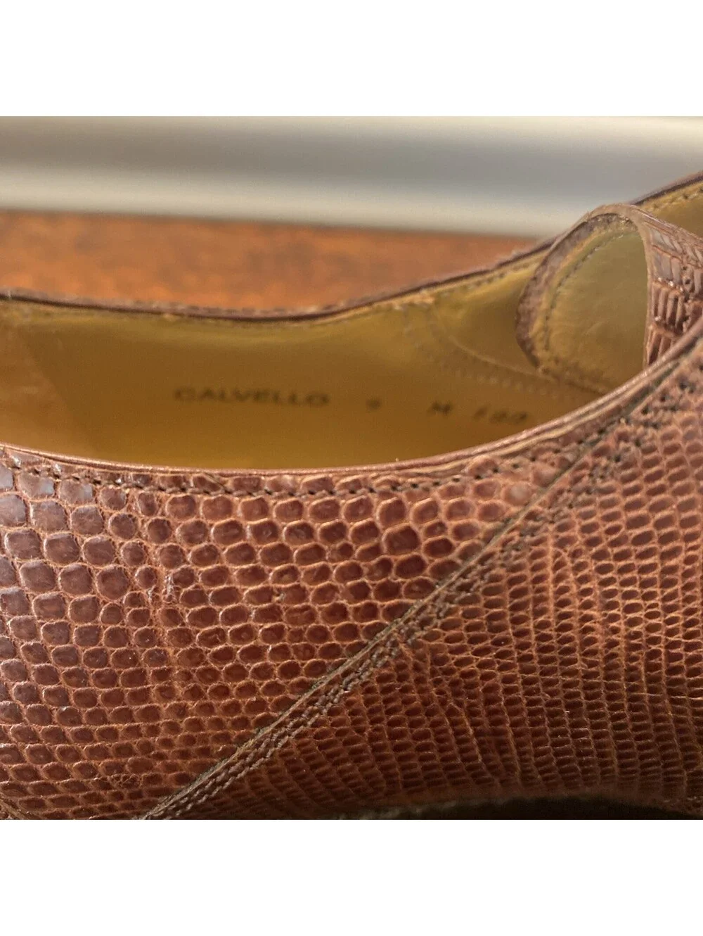 Mezlan genuine lizard