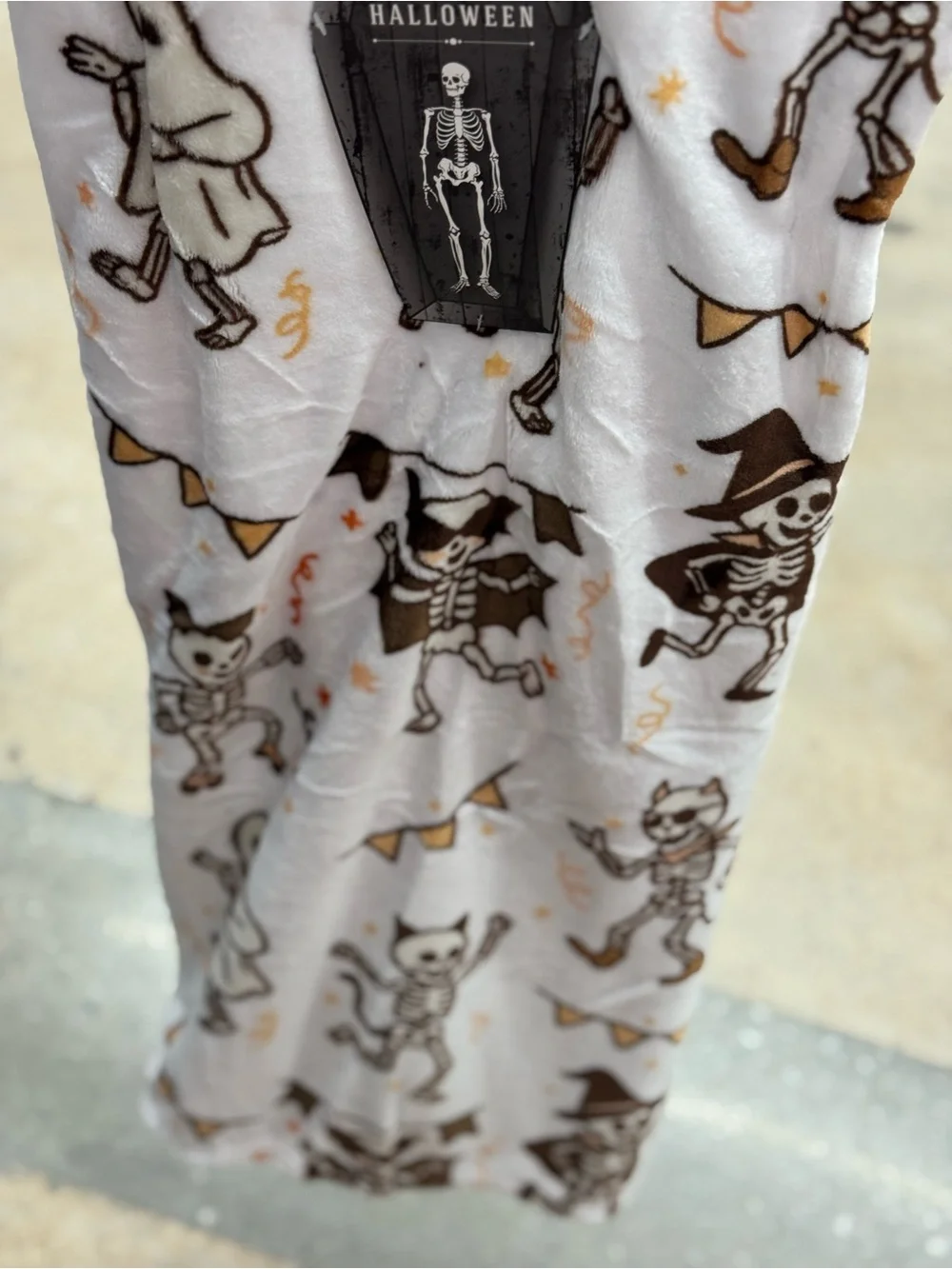 Halloween Skeleton Throw Blanket - White & Brown