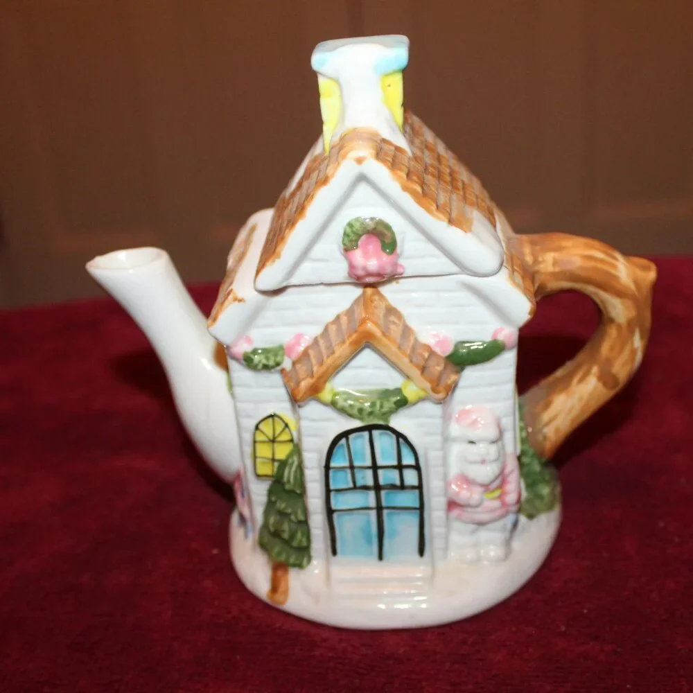 Vintage Houston Harvest Christmas Church Teapot