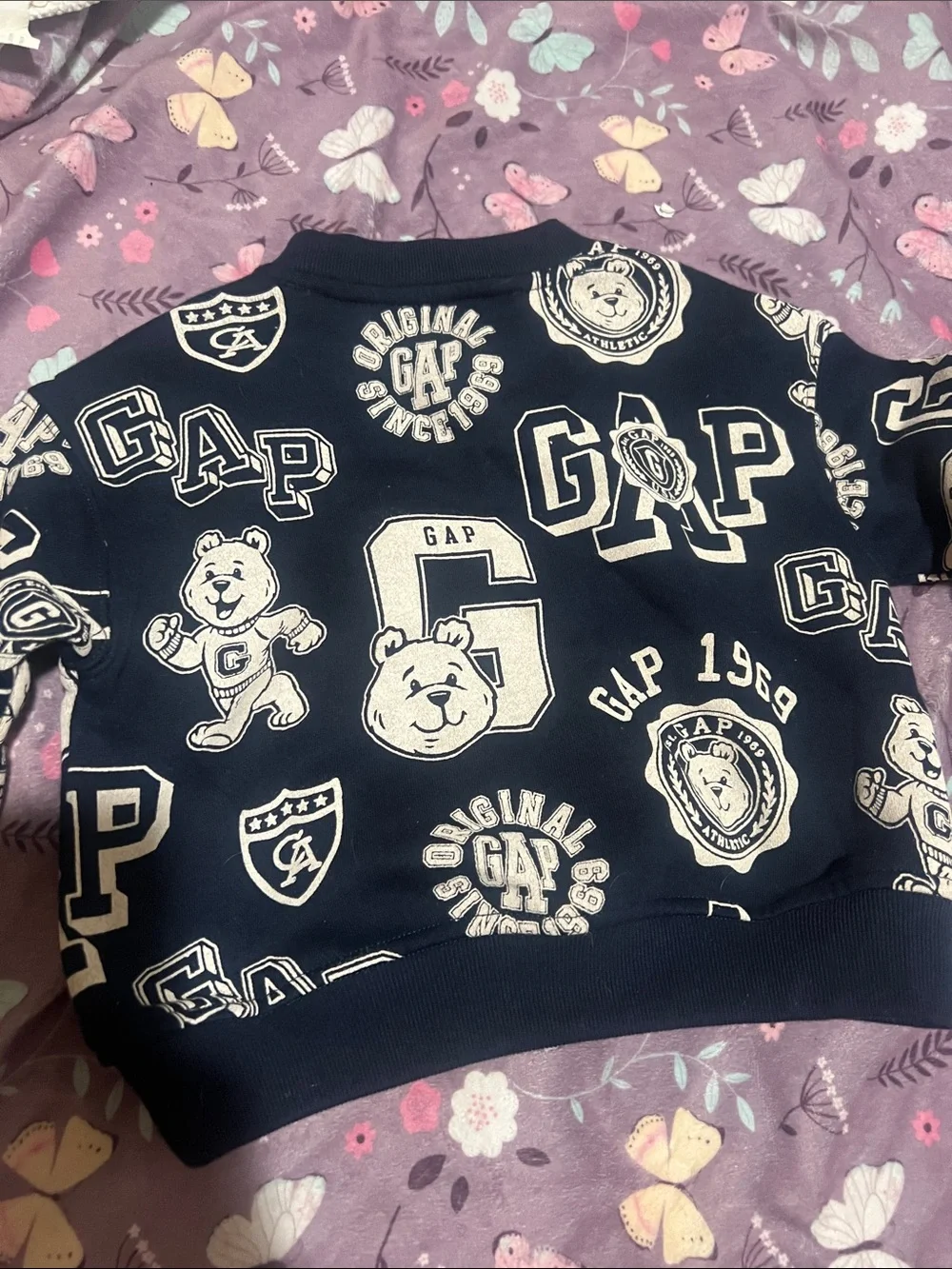 GAP navy sweatshirt