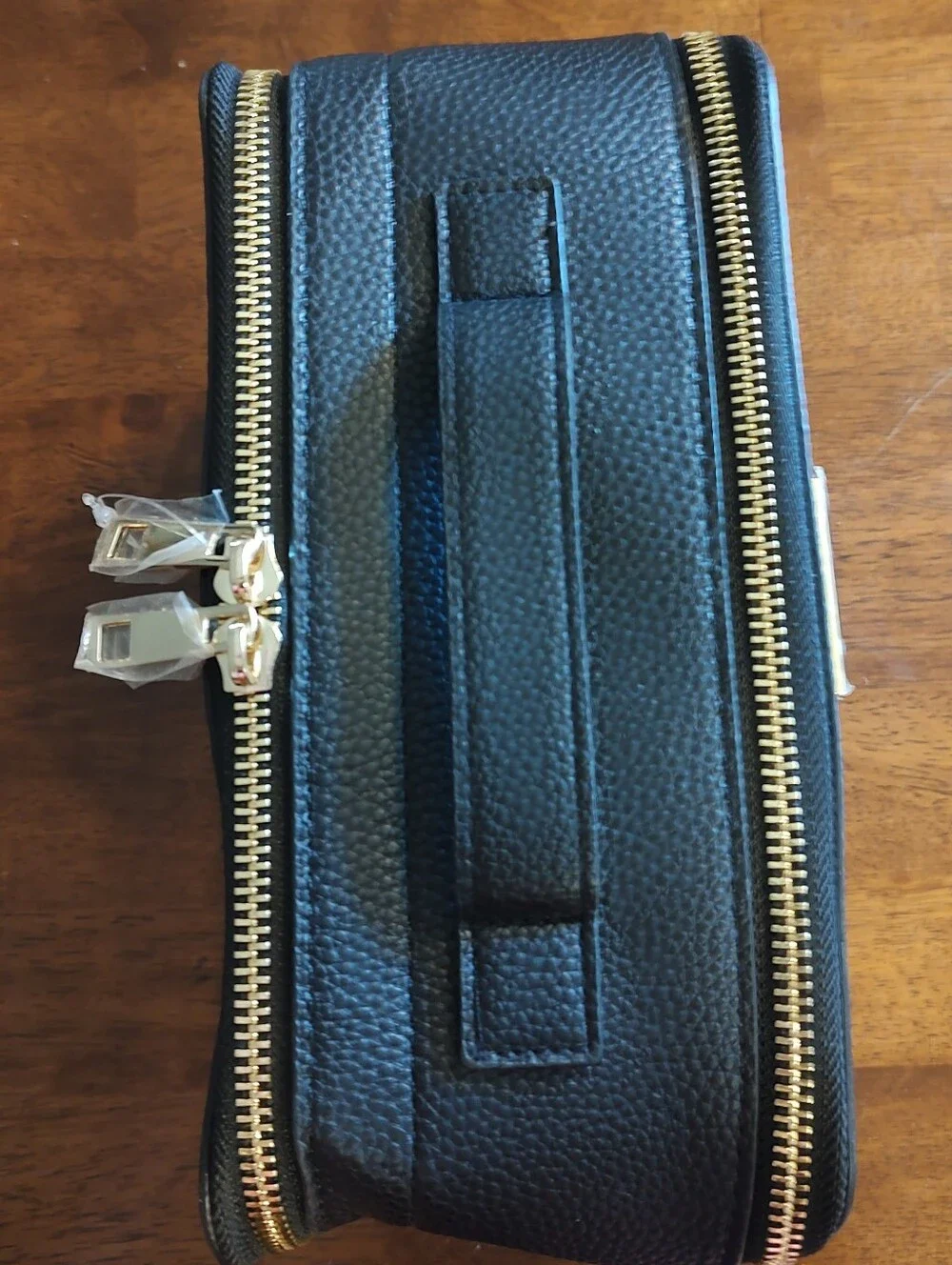 BELLAMI structured toiletry