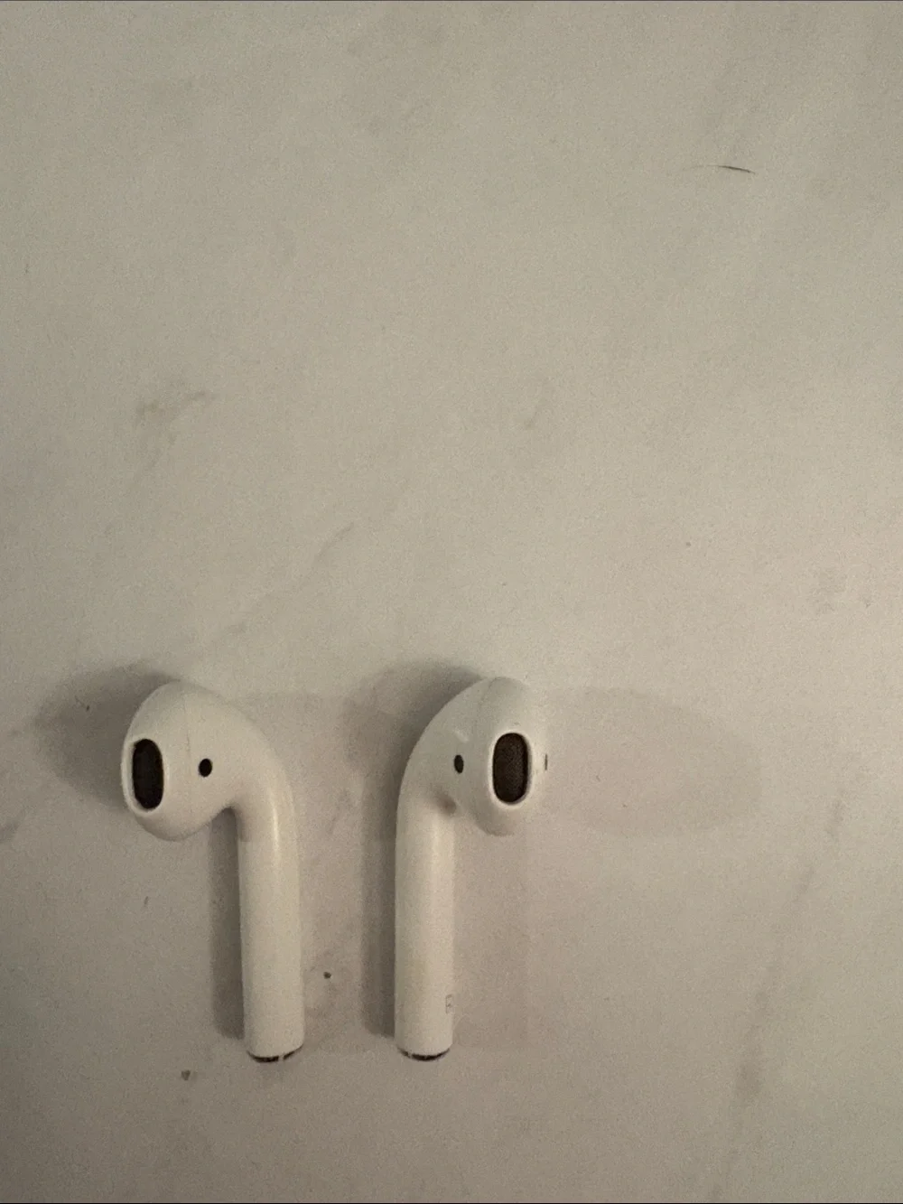 Apple White Wireless Earbuds with Pairing Button