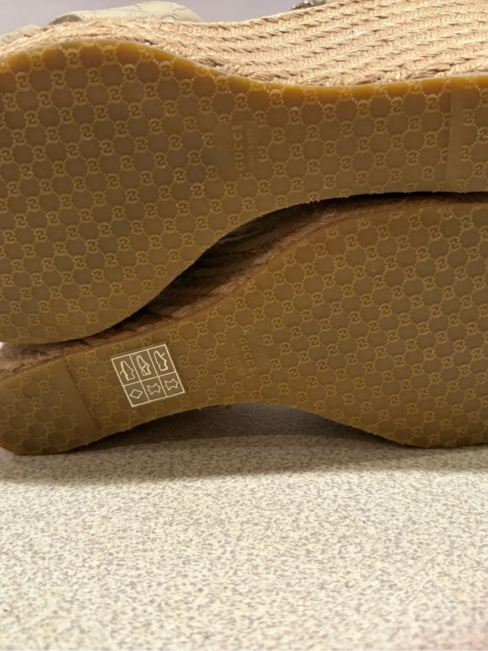 N/A gucci beige