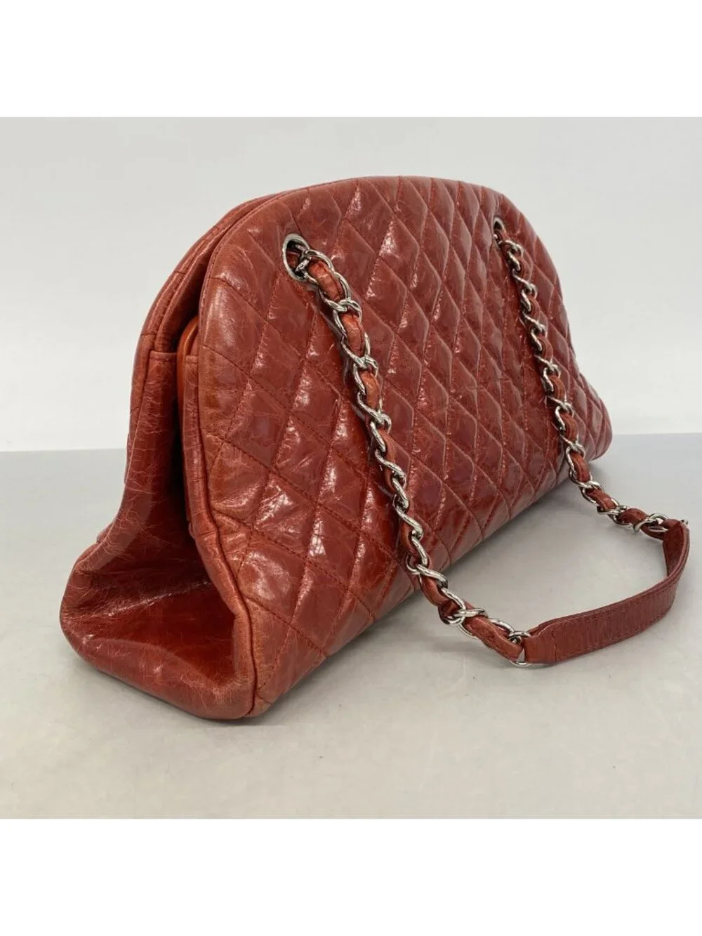 CHANEL shoulder bag