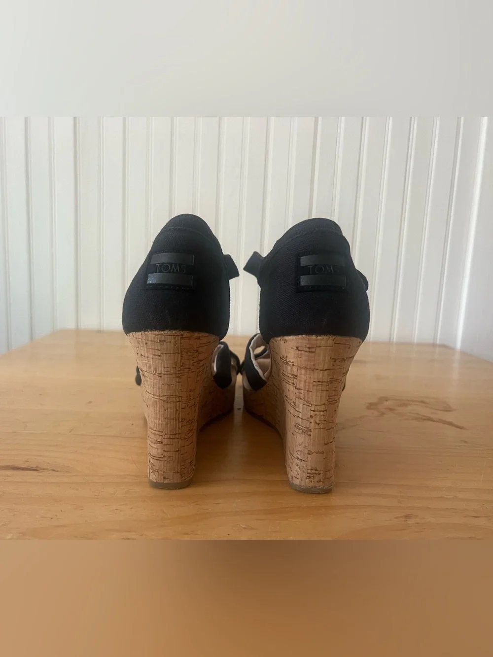 Toms stylish black