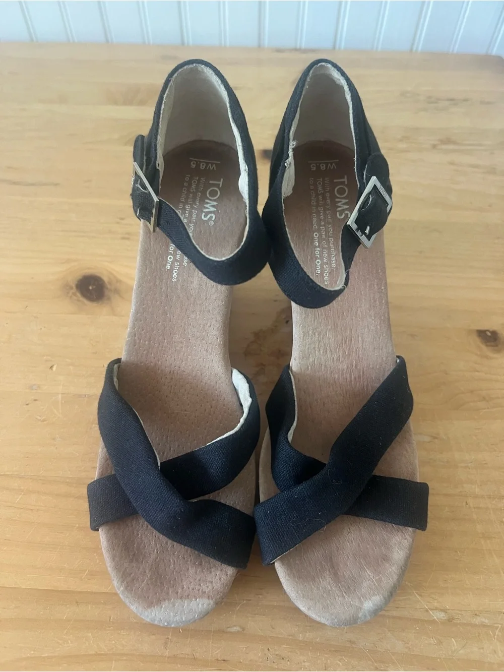 Toms stylish black