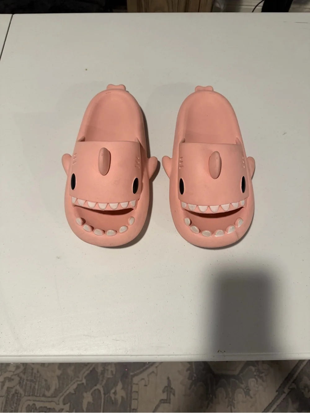 🌟 5 for $25 🌟 Pink Shark Cloud Slides Slippers EU 42-43 US Men 8 Women 9.5-10.5