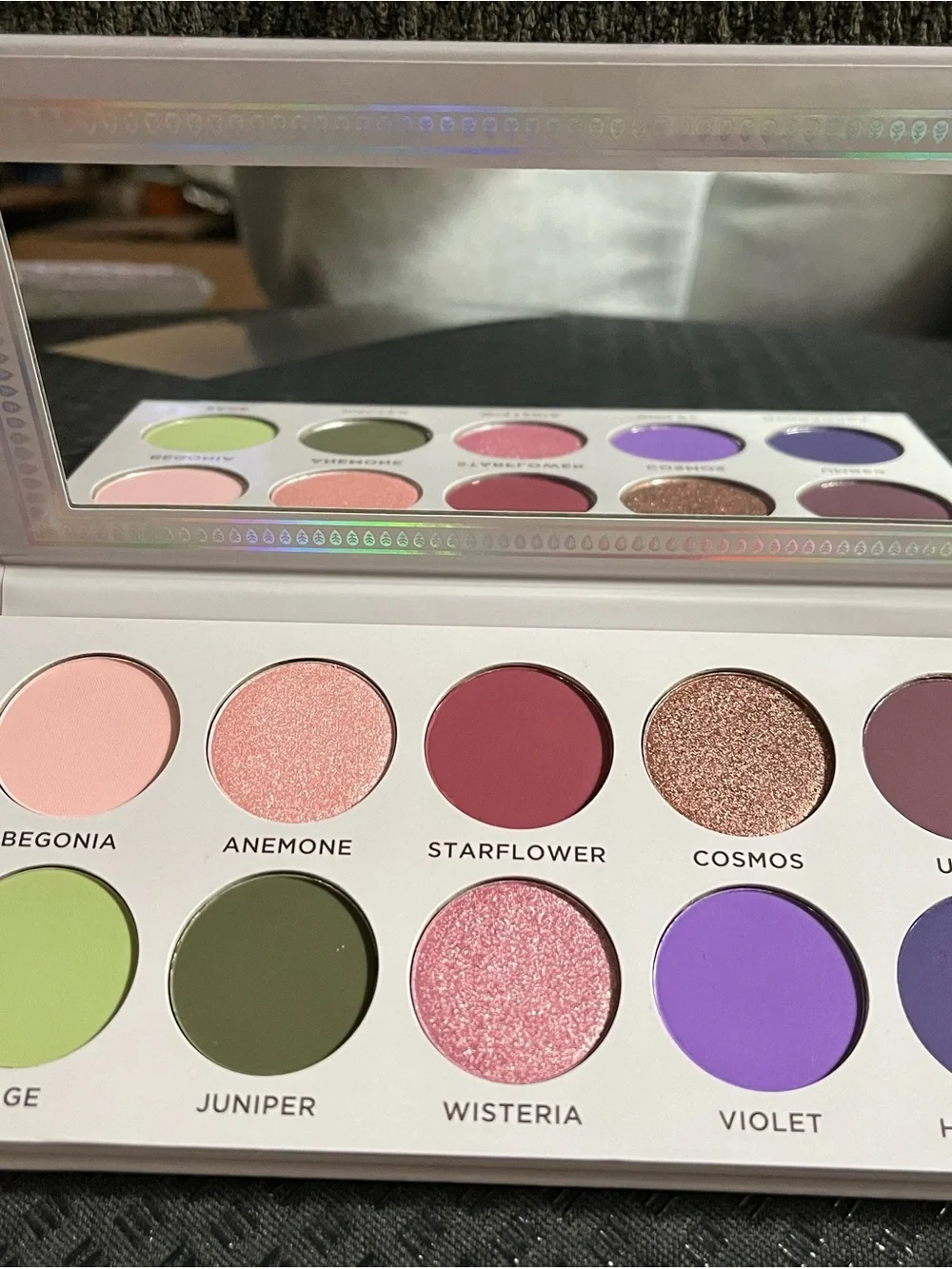 Ace Beaute violet hued