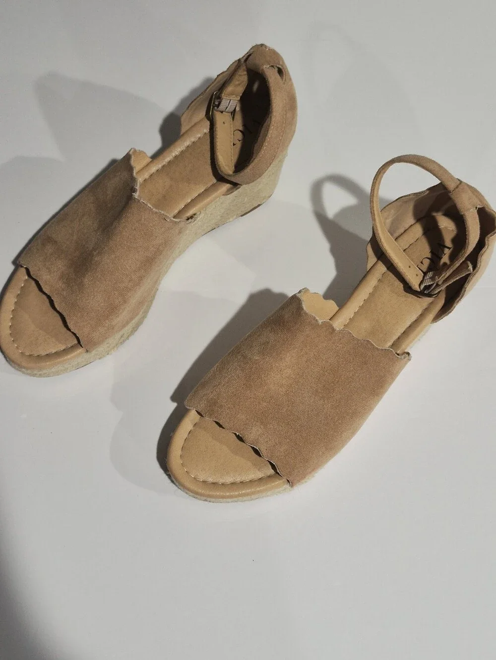 Vici tan suede