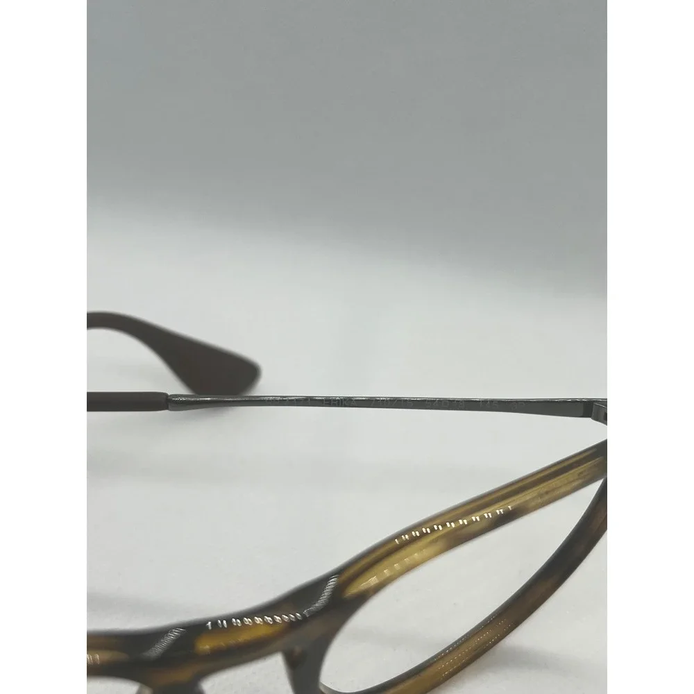 Ray-Ban stylish sophisticated