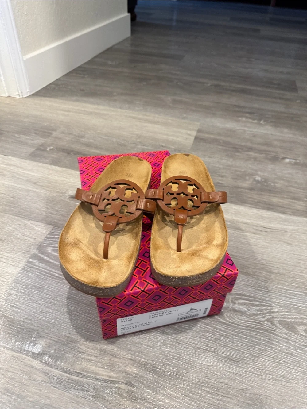 Tory Burch Miller Cloud Brown Leather Logo Thong Sandals 9