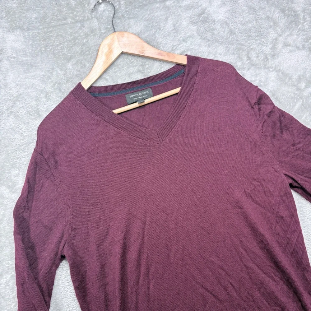Banana Republic V-Neck Sweater Mens Large Burgundy 100% Merino Wool Long Sleeve
