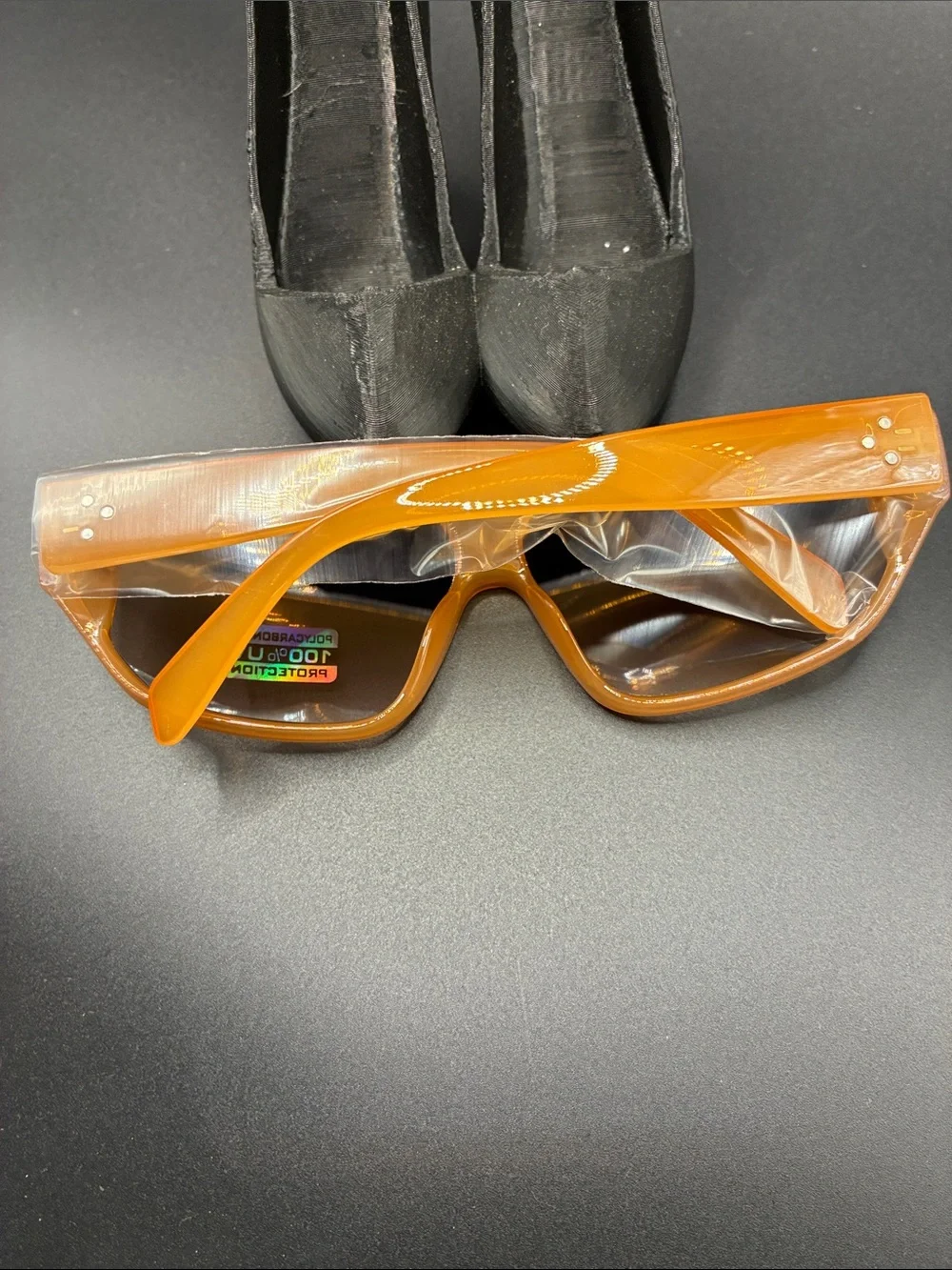 Born ready Black sunglasses 🕶️ orange