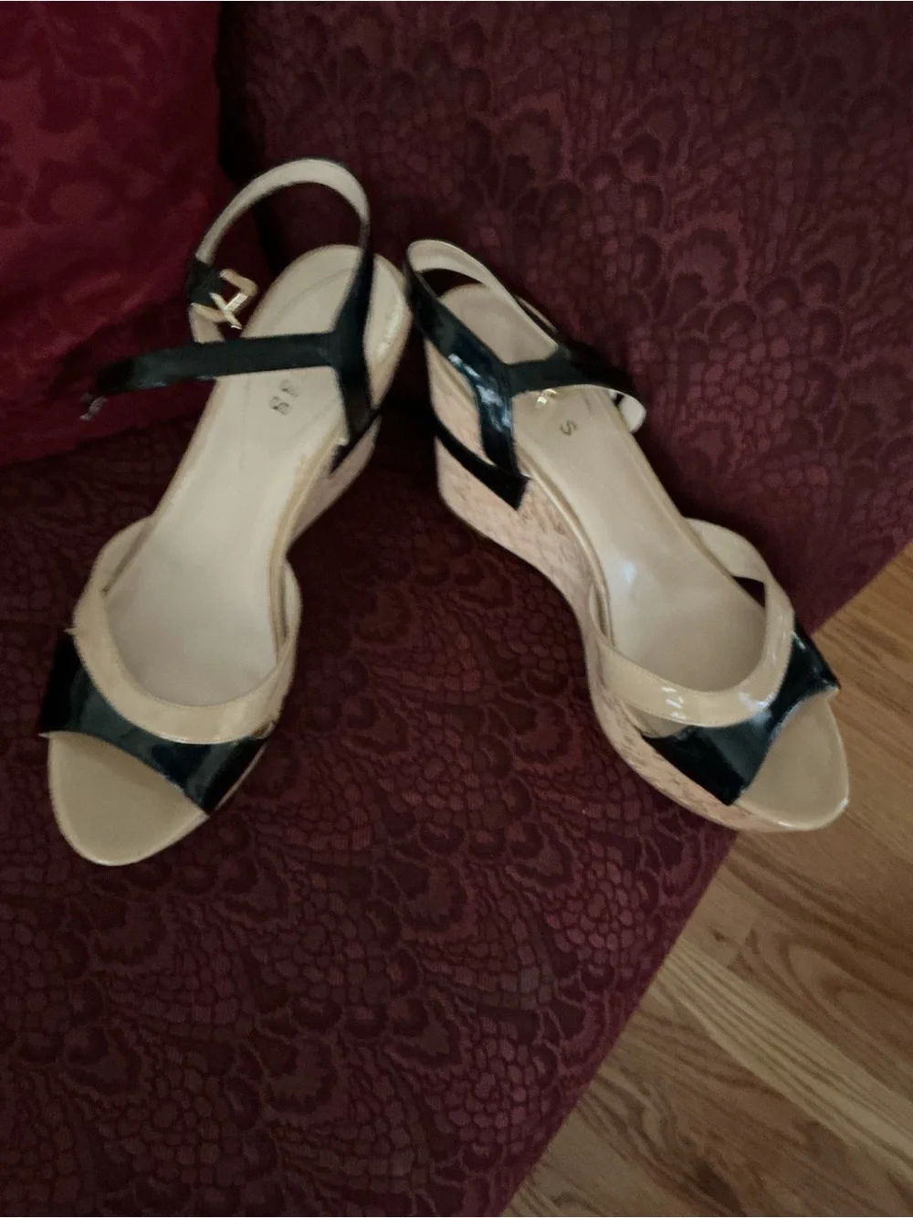 Guess wedge sandals