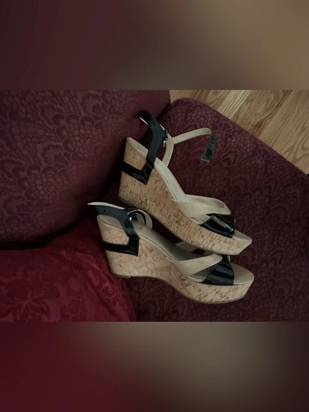 Guess wedge sandals