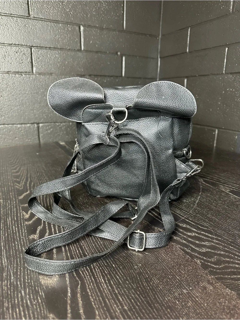 N/A stylish black