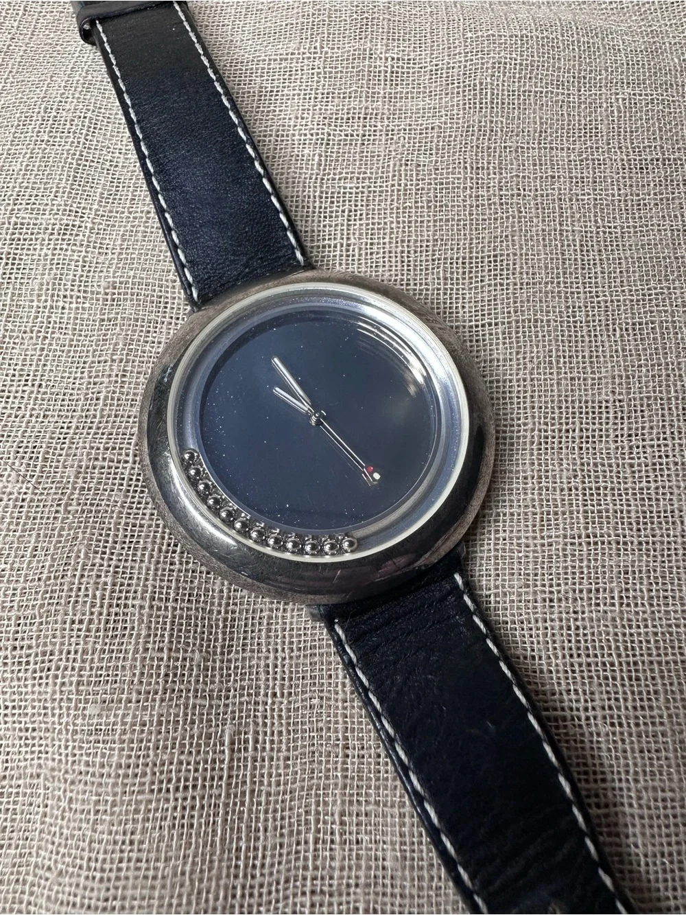 Minimalist Mirror Finish Timepiece Dynamic Movement Fidget Watch