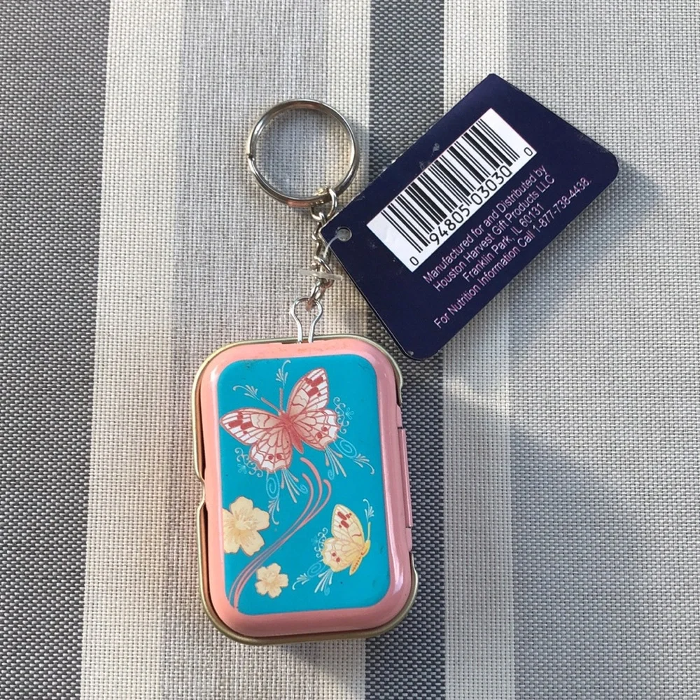 Vintage 2004 Bratz Minty Fresh Fashion Tin Keychain Cloe NWT Rare Y2K