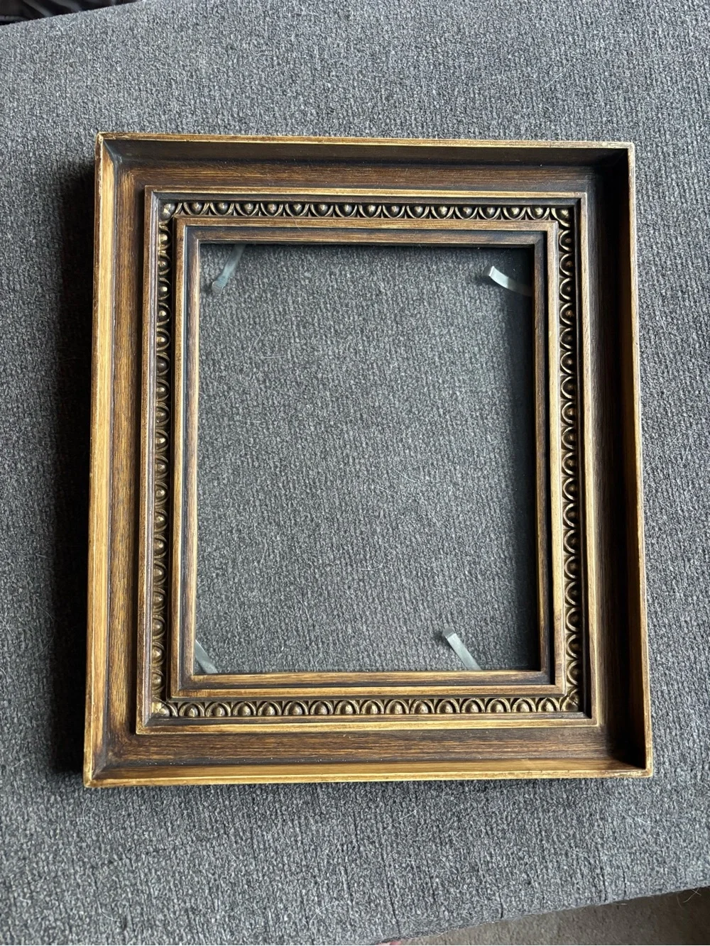 Antique-Style Picture Frame with Decorative Bead Trim